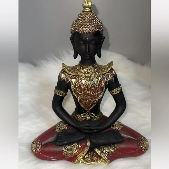 Gold and Red Buddha Statue - Picture 3 of 5